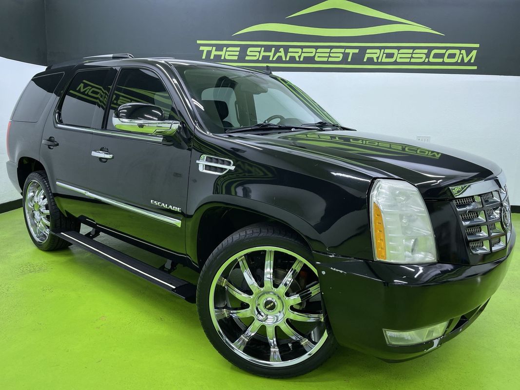 2013 Cadillac Escalade Platinum Edition Image 3 of 33