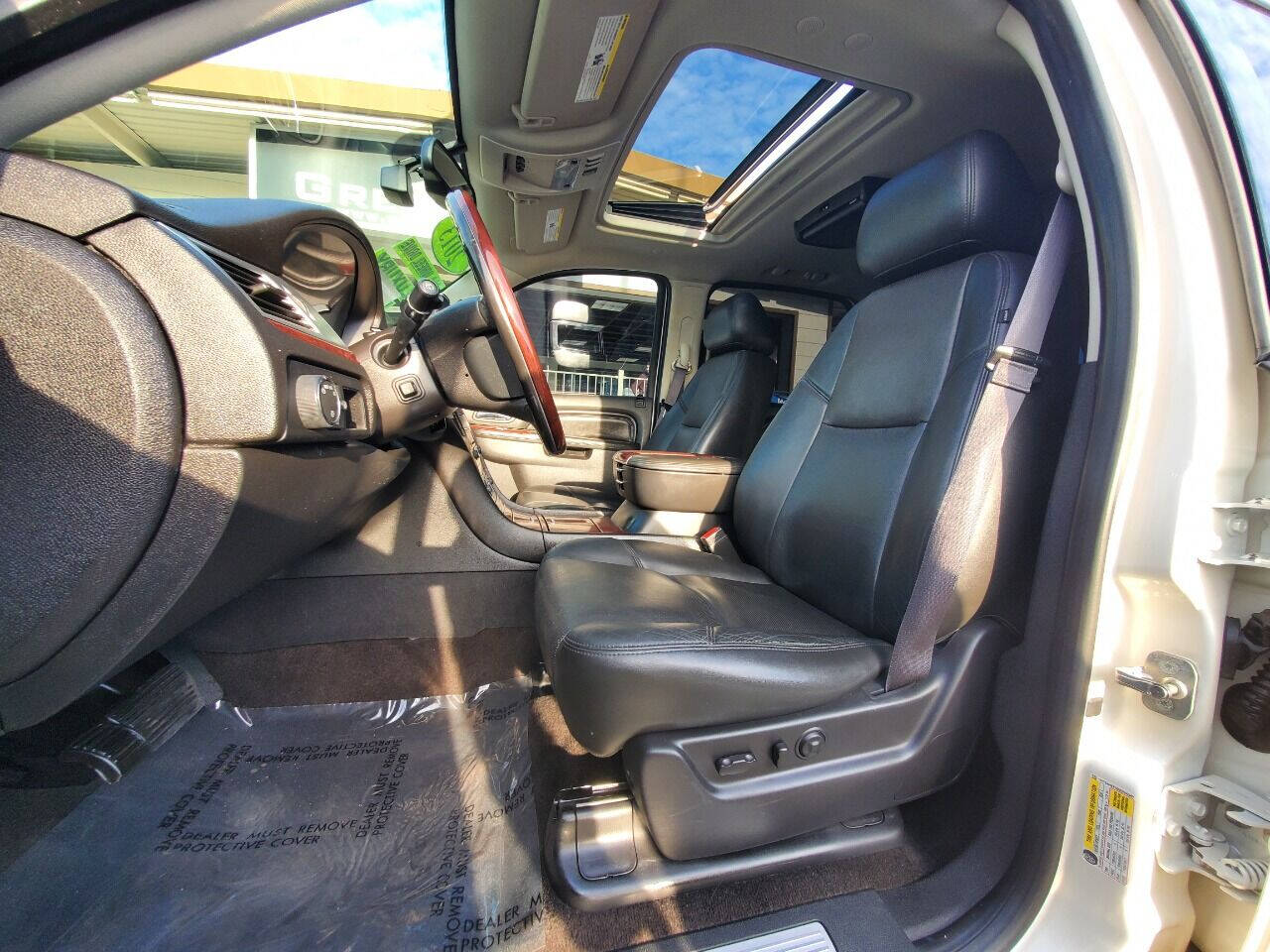 Vehicle image 13 of 32