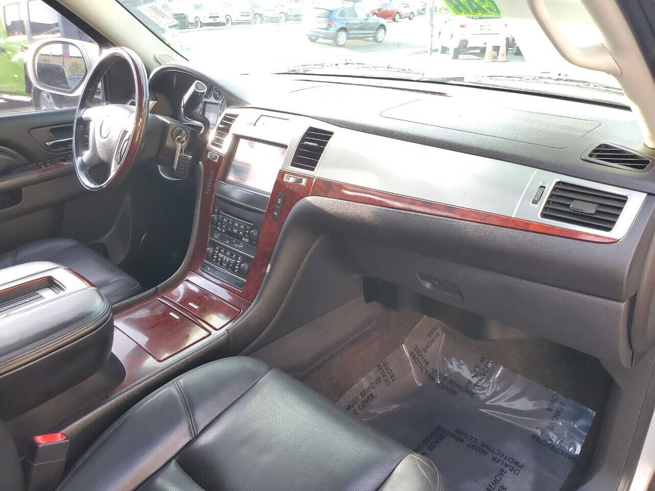 Vehicle image 16 of 32