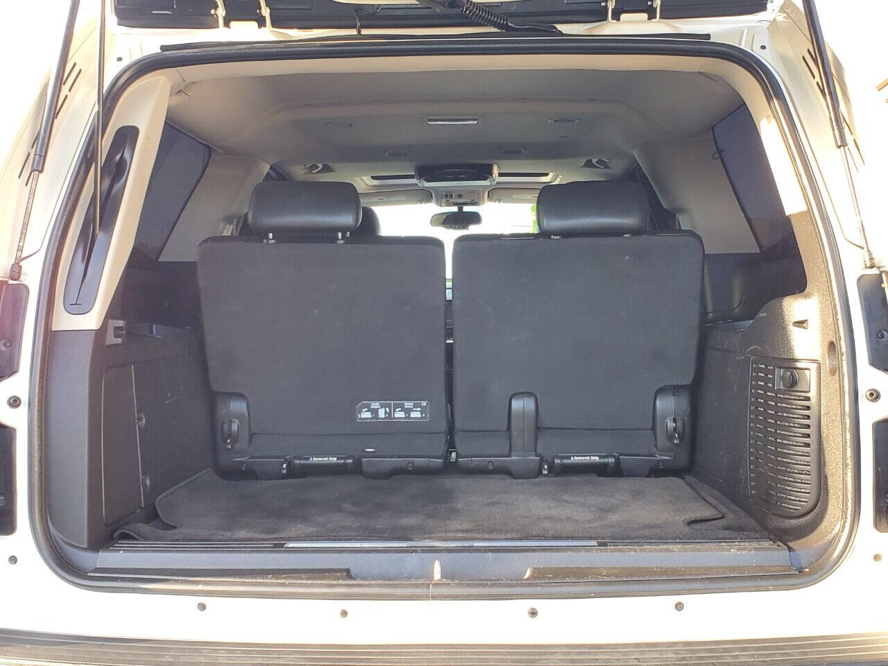 Vehicle image 24 of 32