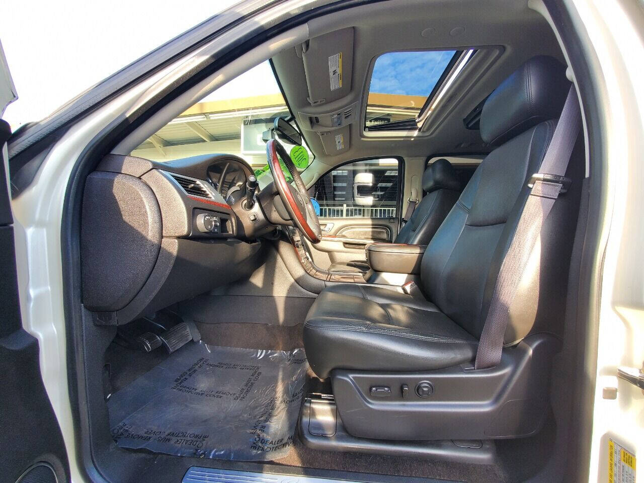 Vehicle image 12 of 32
