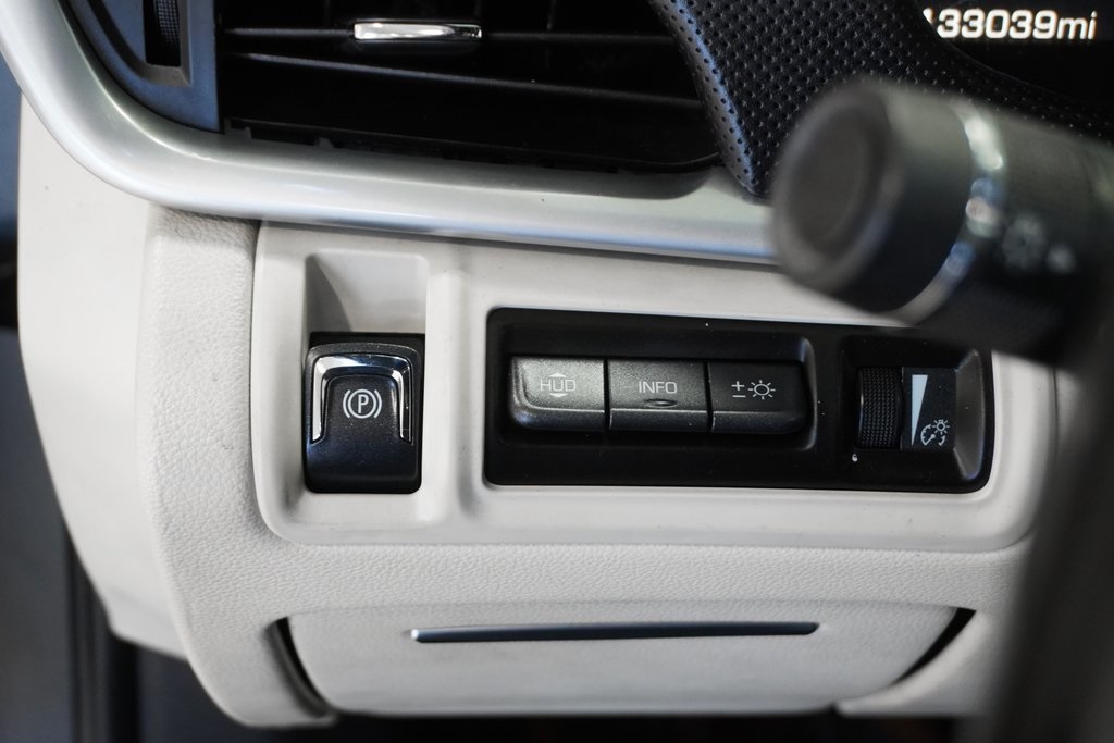 Vehicle image 21 of 30