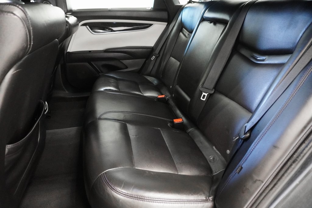 Vehicle image 17 of 30