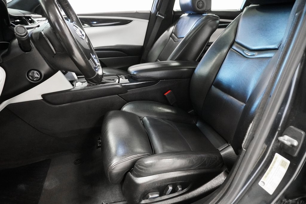 Vehicle image 12 of 30