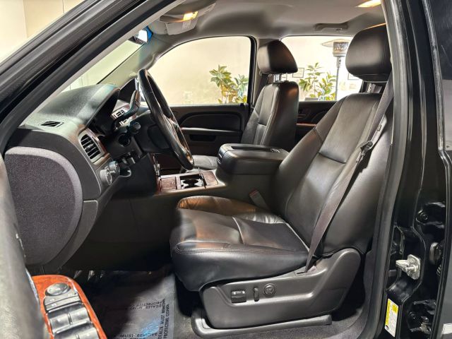 Vehicle image 11 of 22