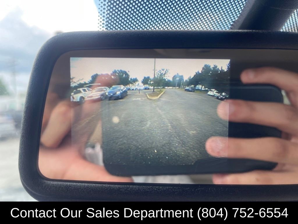 Vehicle image 19 of 25