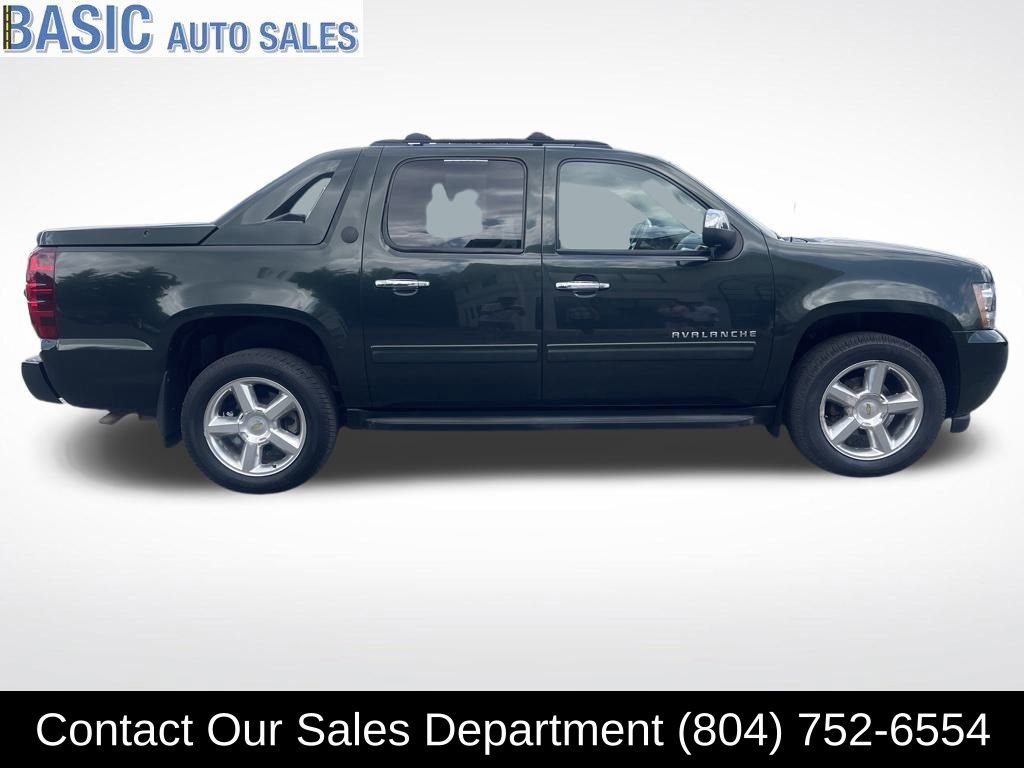 Vehicle image 4 of 25