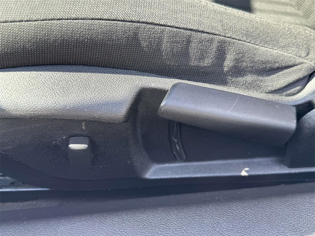 Vehicle image 27 of 31