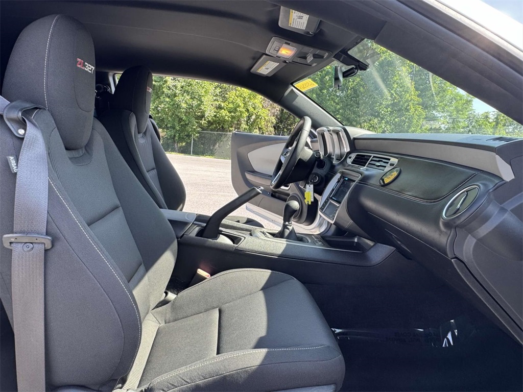 Vehicle image 12 of 31