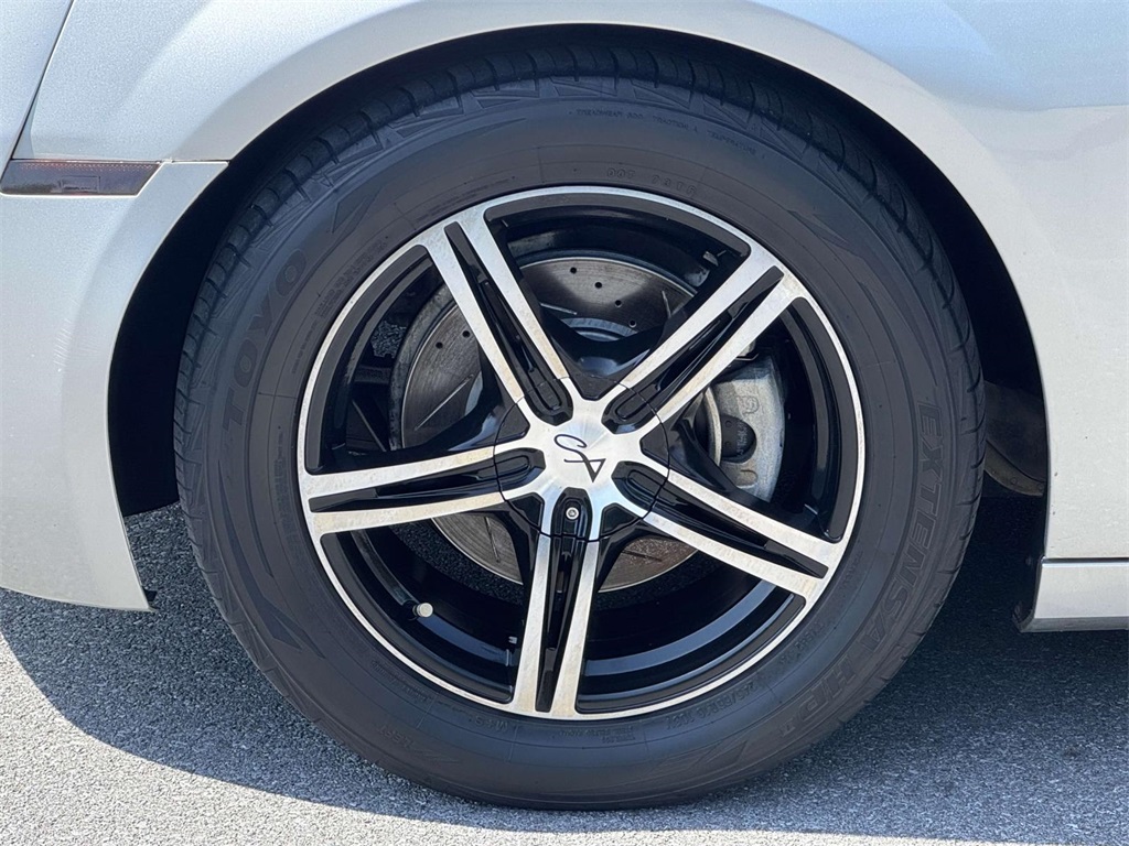 Vehicle image 9 of 31