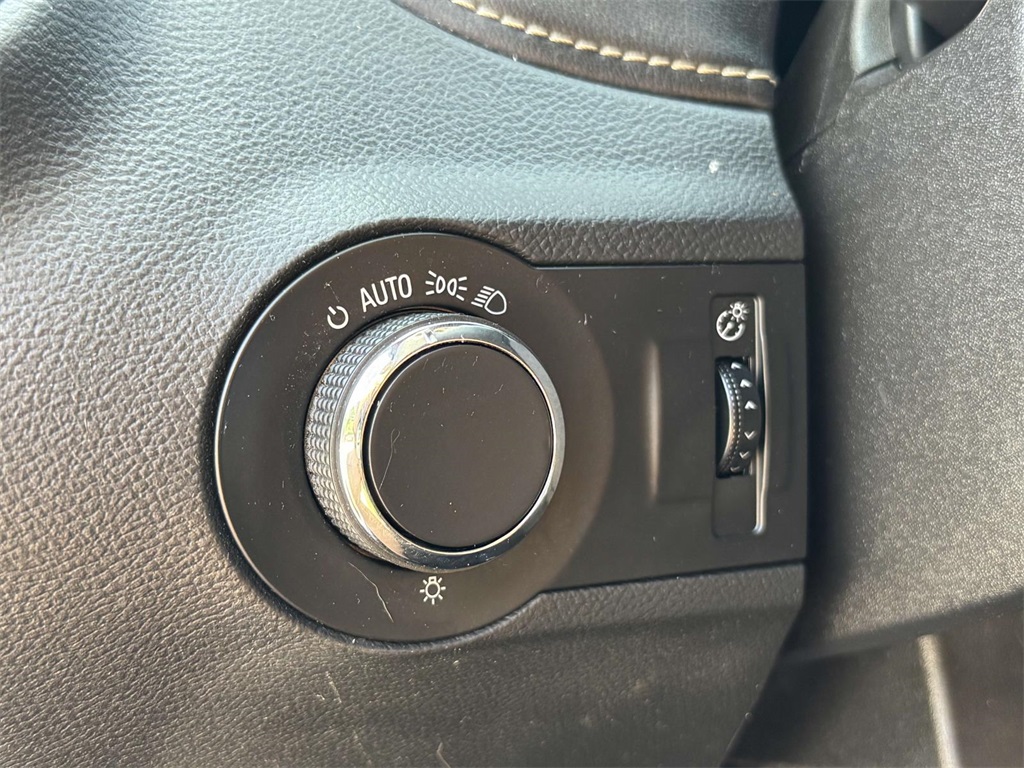 Vehicle image 28 of 31