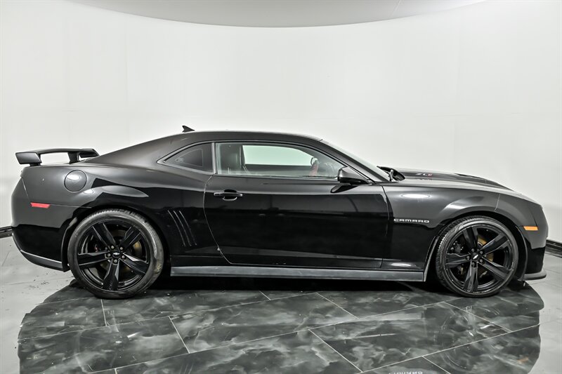2013 Chevrolet Camaro ZL1 Image 3 of 28