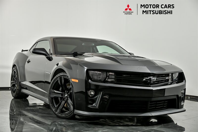 2013 Chevrolet Camaro ZL1 Image 2 of 28