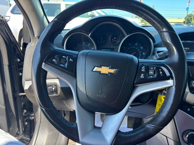 2013 Chevrolet Cruze 1LT Image 16 of 17