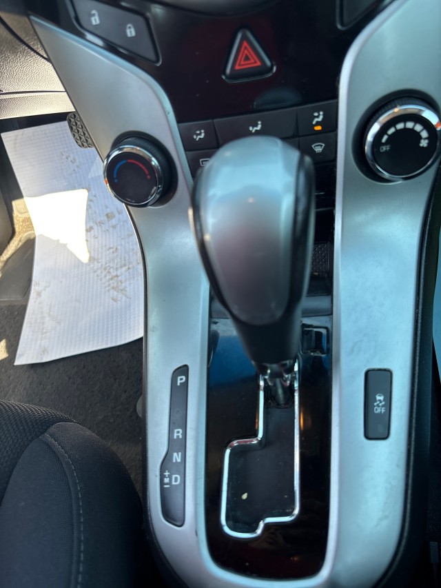 2013 Chevrolet Cruze 1LT Image 12 of 17