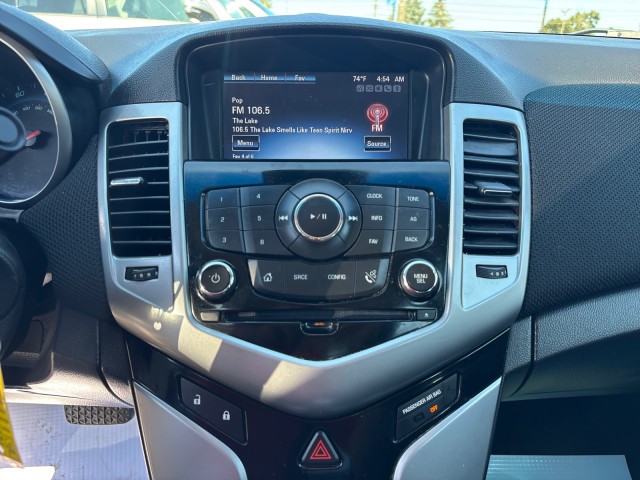 2013 Chevrolet Cruze 1LT Image 11 of 17