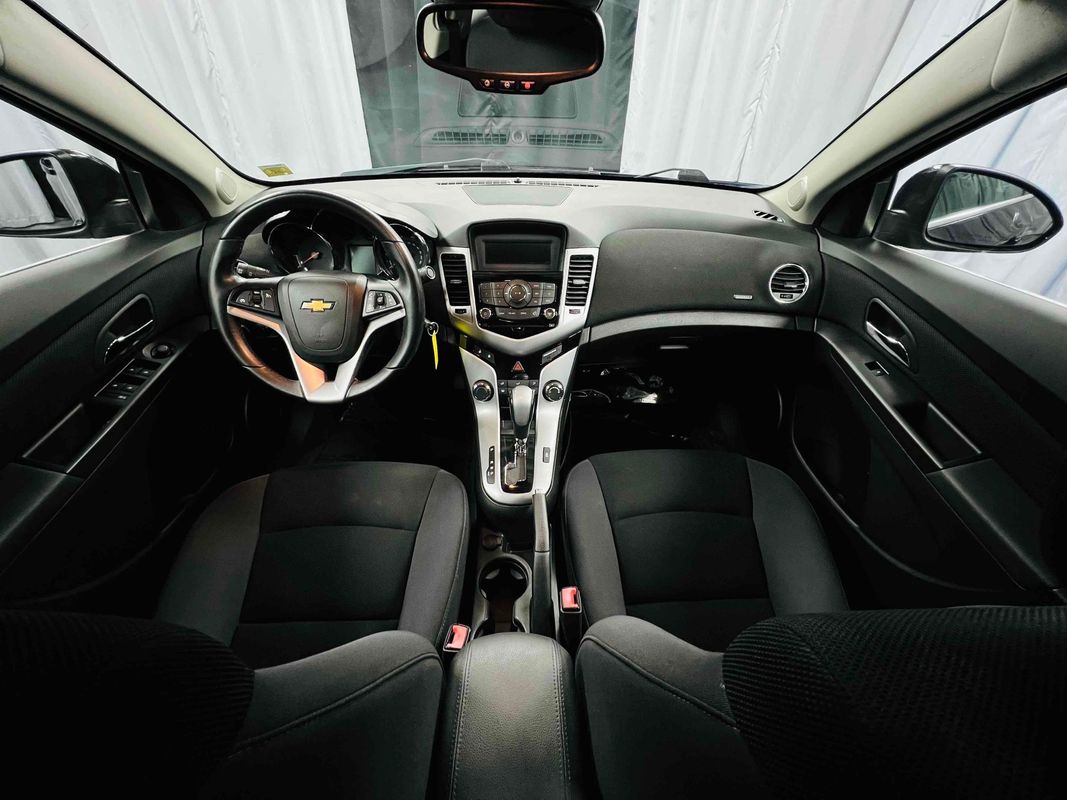 2013 Chevrolet Cruze 1LT Image 15 of 38