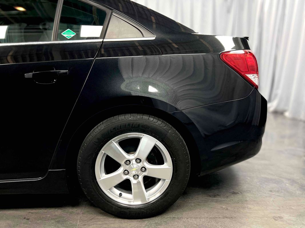 2013 Chevrolet Cruze 1LT Image 35 of 38