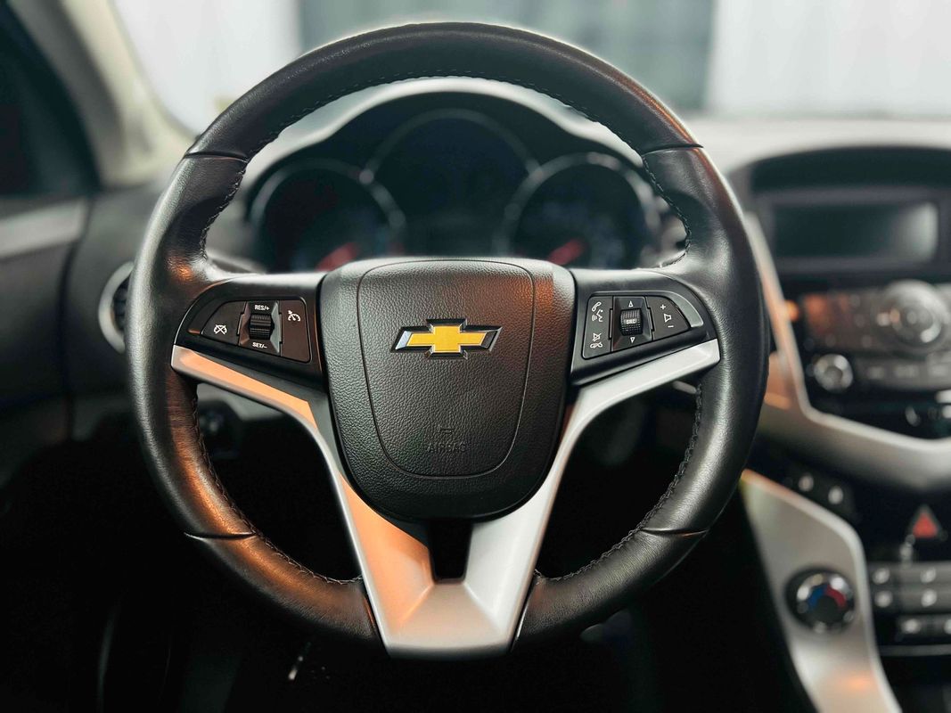 2013 Chevrolet Cruze 1LT Image 24 of 38