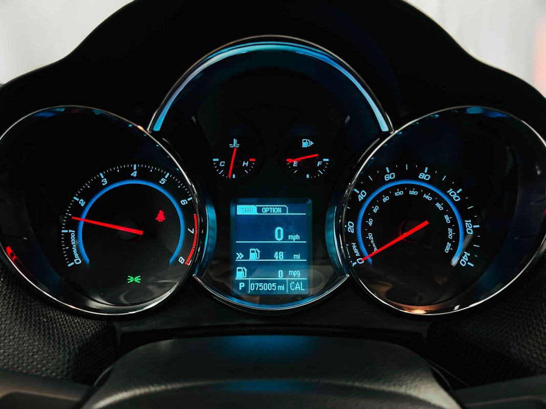 2013 Chevrolet Cruze 1LT Image 26 of 38