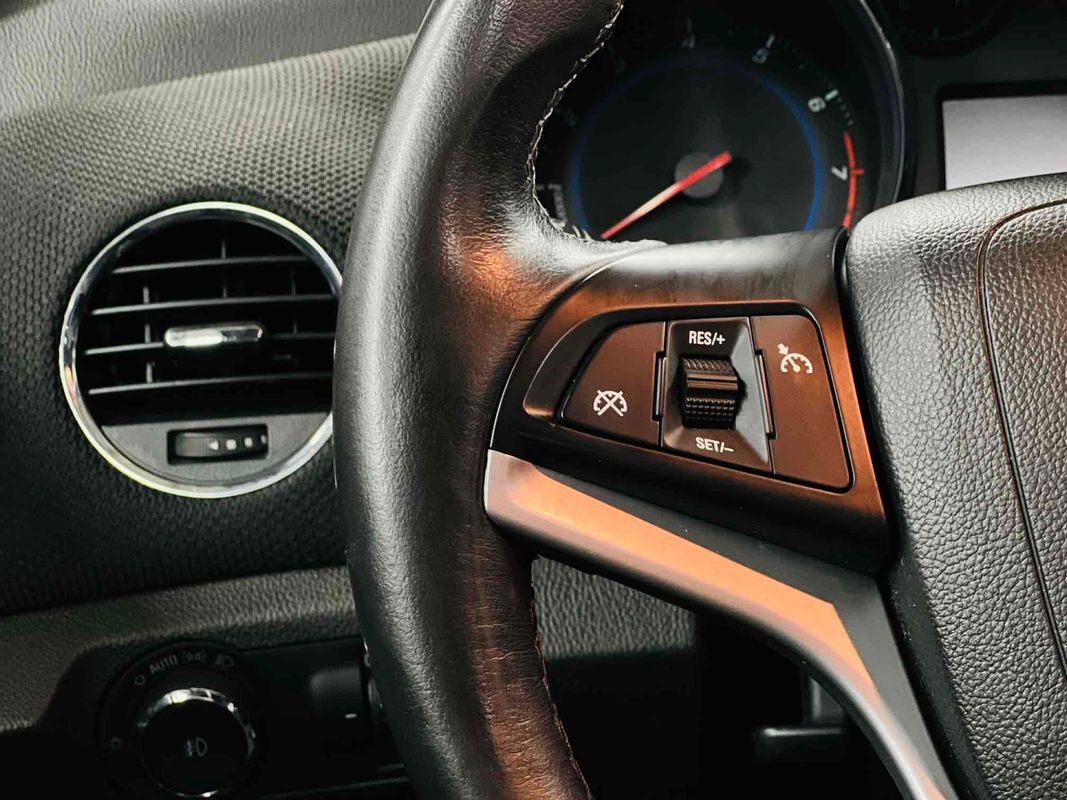 2013 Chevrolet Cruze 1LT Image 23 of 38