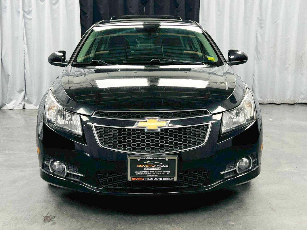 2013 Chevrolet Cruze 1LT Image 2 of 38