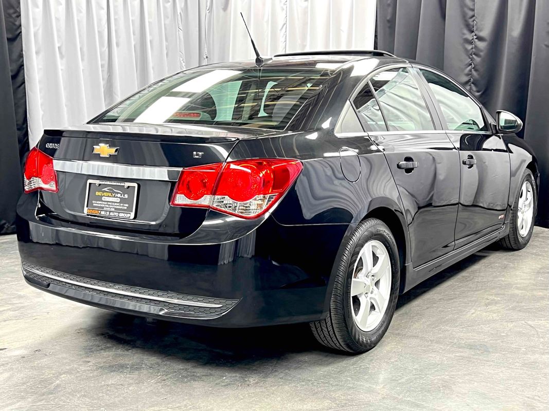 2013 Chevrolet Cruze 1LT Image 6 of 38