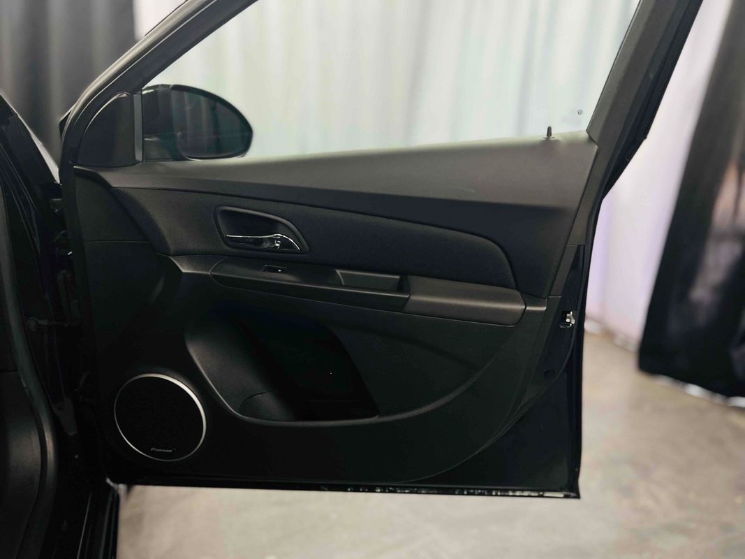 2013 Chevrolet Cruze 1LT Image 33 of 38