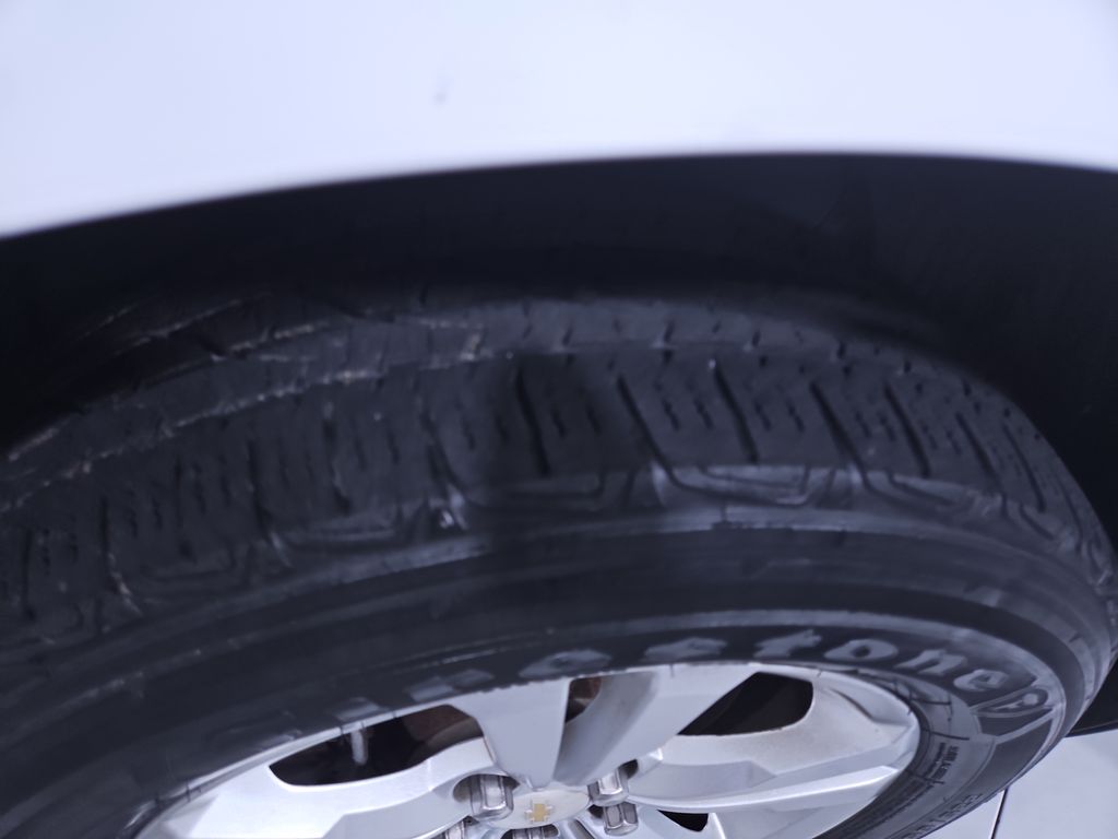 Vehicle image 10 of 27