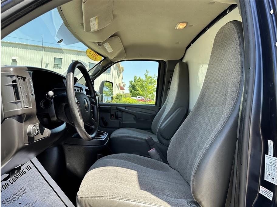 Vehicle image 13 of 33