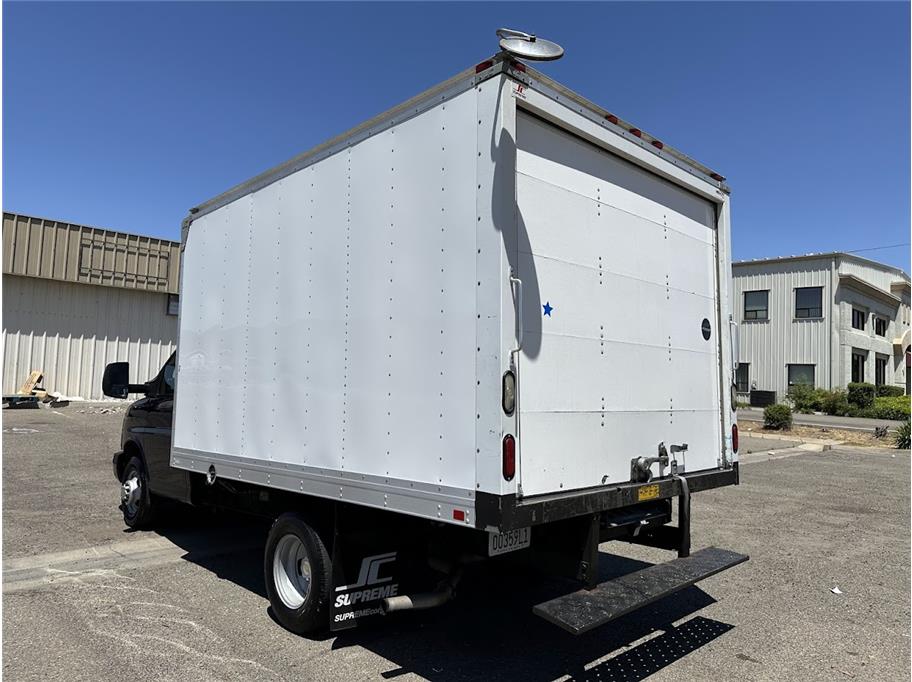 Vehicle image 7 of 33