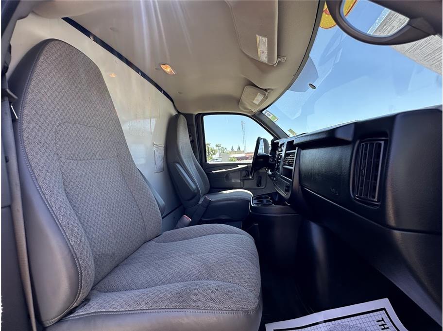 Vehicle image 20 of 33
