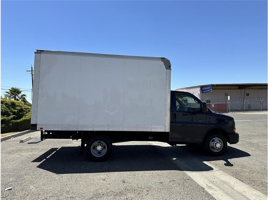Vehicle image 6 of 33