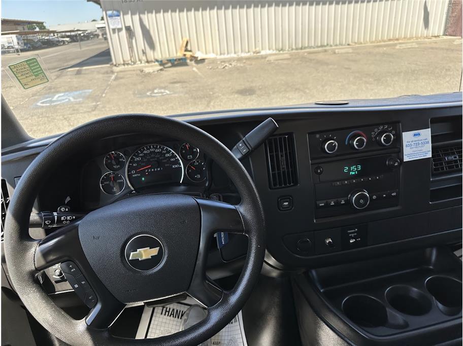 Vehicle image 23 of 33