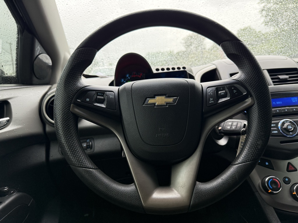 Vehicle image 26 of 30