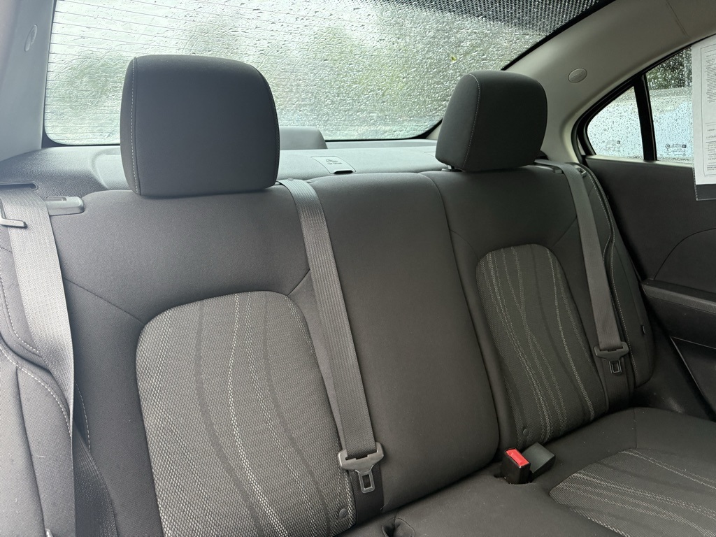Vehicle image 16 of 30