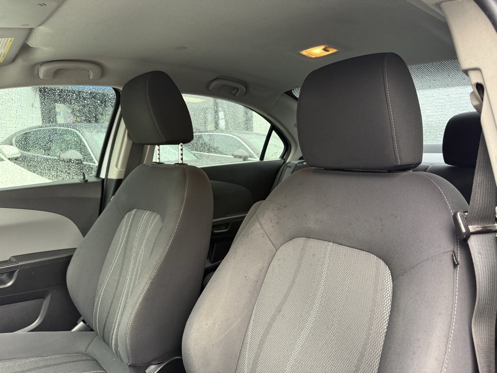 Vehicle image 14 of 30