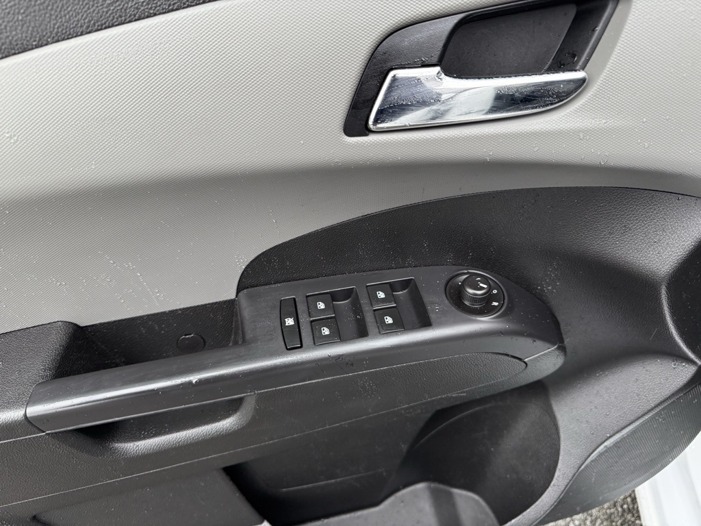 Vehicle image 10 of 30