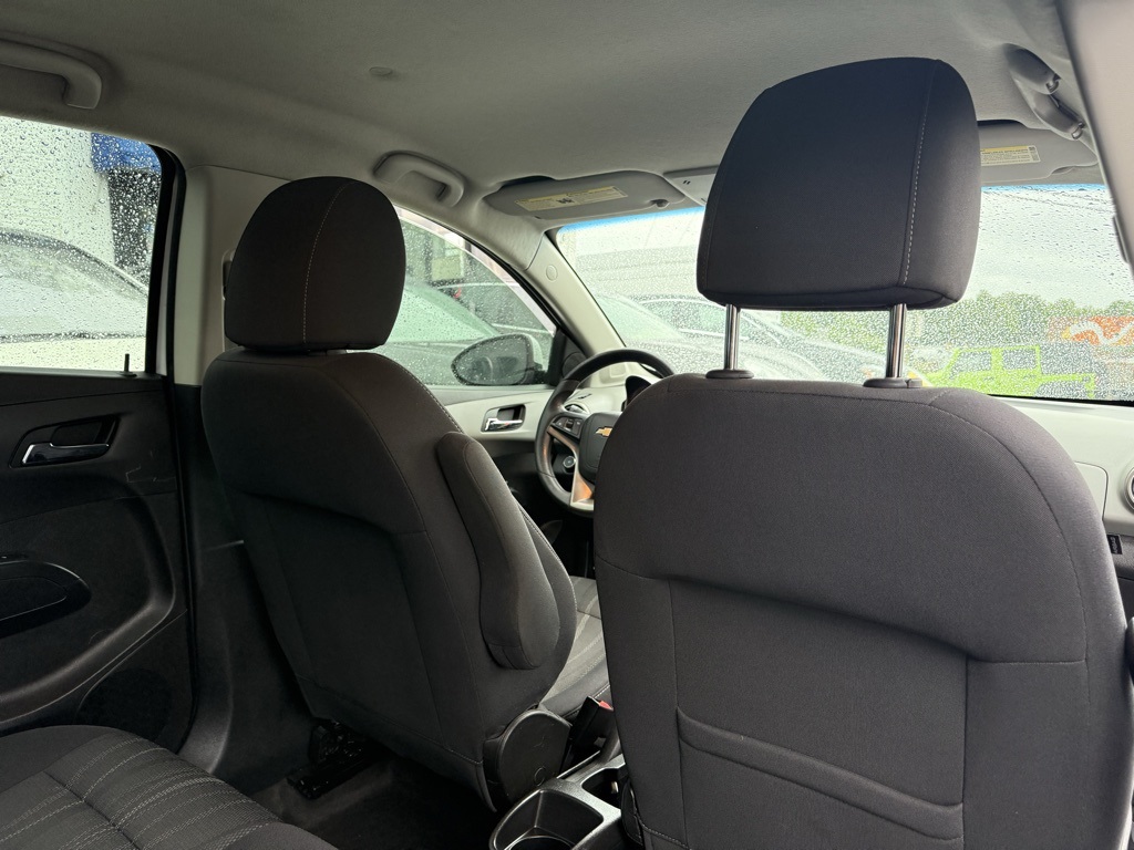 Vehicle image 20 of 30
