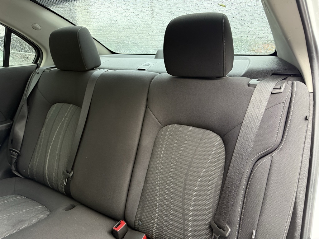 Vehicle image 15 of 30