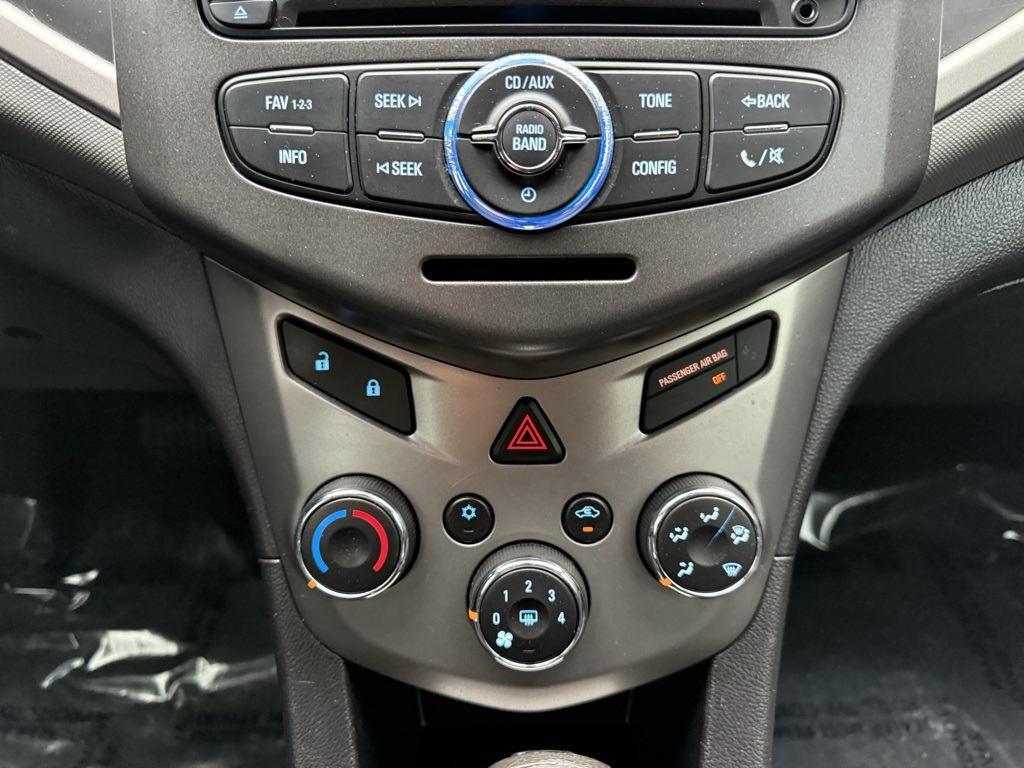 Vehicle image 24 of 30