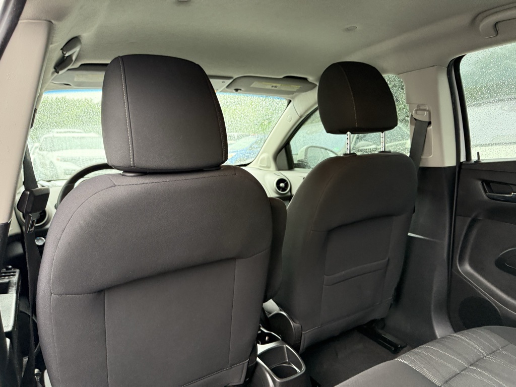 Vehicle image 19 of 30