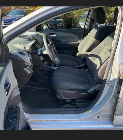 2013 Chevrolet Sonic LT Image 2 of 3