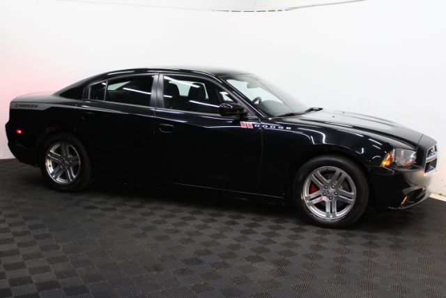 2013 Dodge Charger SE Image 1 of 23