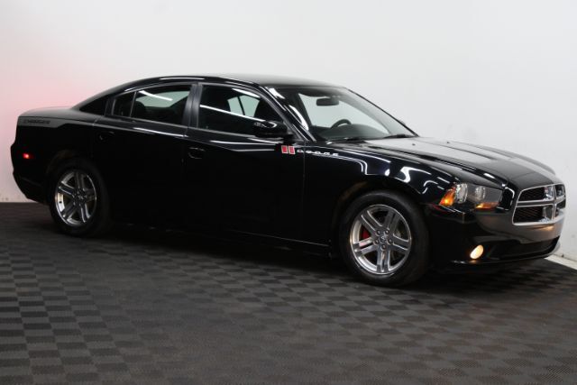 2013 Dodge Charger SE Image 3 of 23