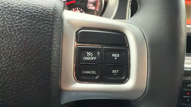 2013 Dodge Charger SE Image 5 of 7