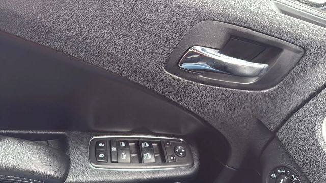 2013 Dodge Charger SE Image 3 of 7