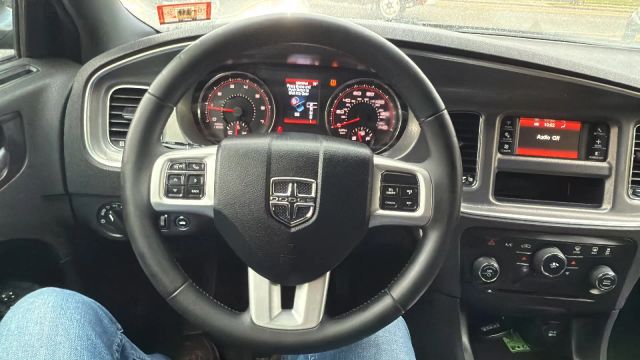 2013 Dodge Charger SE Image 6 of 7