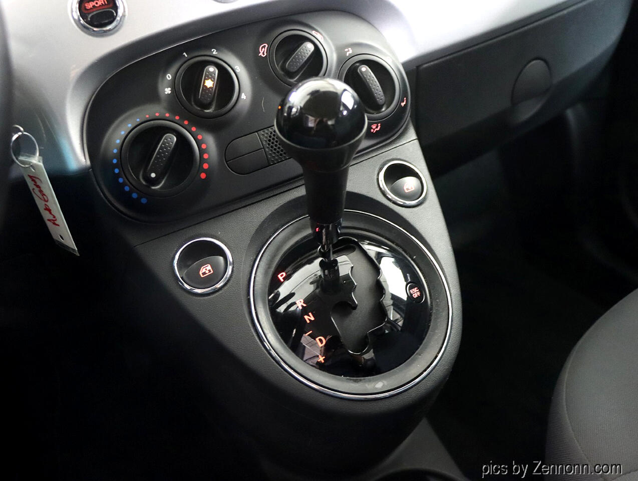 Vehicle image 23 of 32