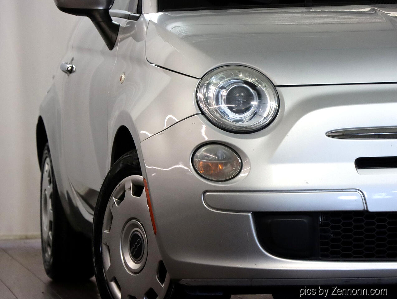 Vehicle image 24 of 32